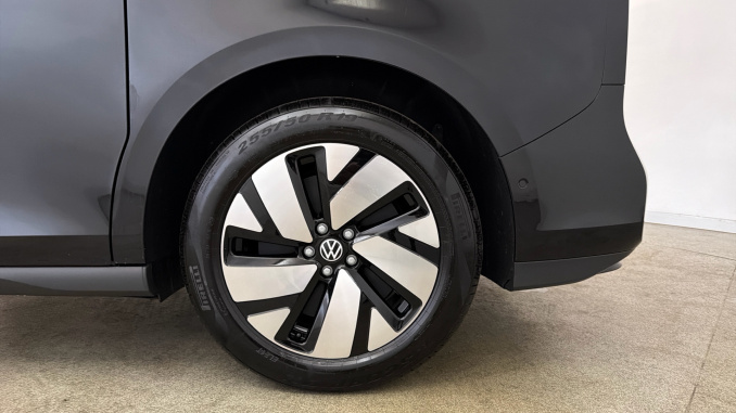 Volkswagen ID. Buzz 210kW Life Pro 86kWh 5dr LWB Auto [7 Seat] Electric Estate - Image 5